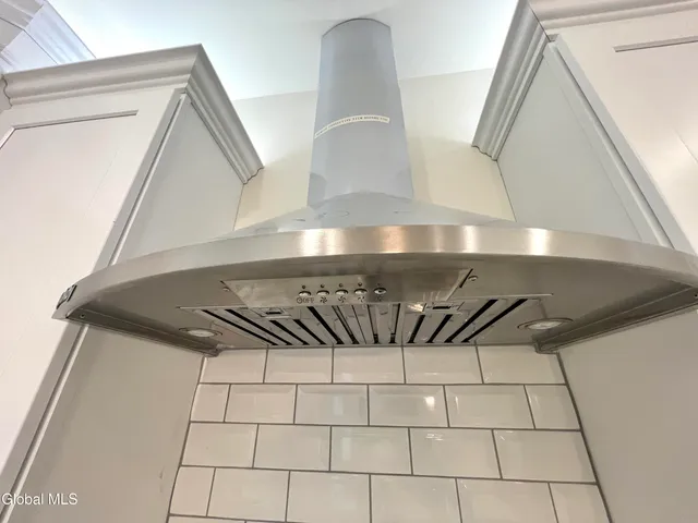 $3,600 | 11 Poplar Drive, Unit B, Halfmoon, NY 12065