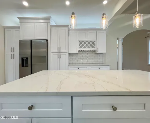 $3,600 | 11 Poplar Drive, Unit B, Halfmoon, NY 12065