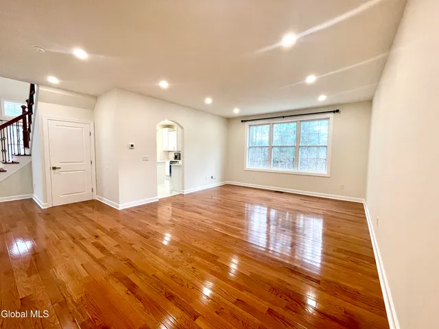 $3,600 | 11 Poplar Drive, Unit B, Halfmoon, NY 12065