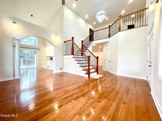 $3,600 | 11 Poplar Drive, Unit B, Halfmoon, NY 12065