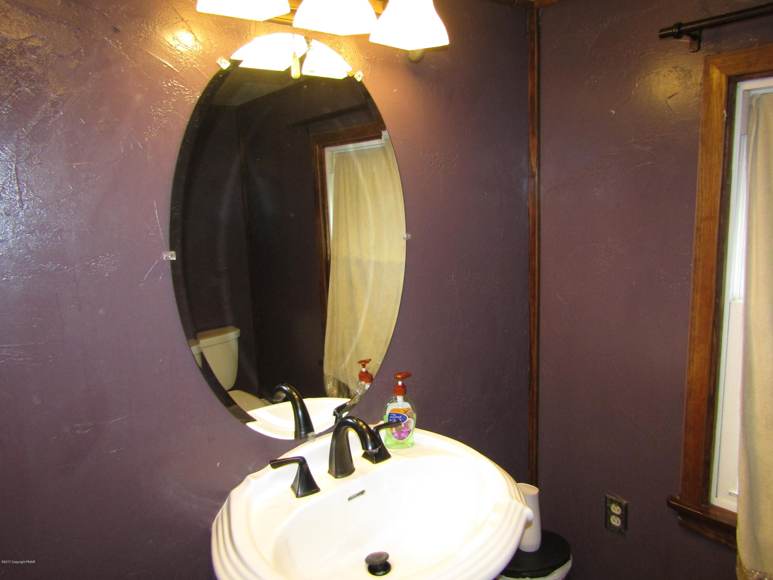 1231 Main Road Lehighton, PA 18235 - Photo 22 of 42 VANITY