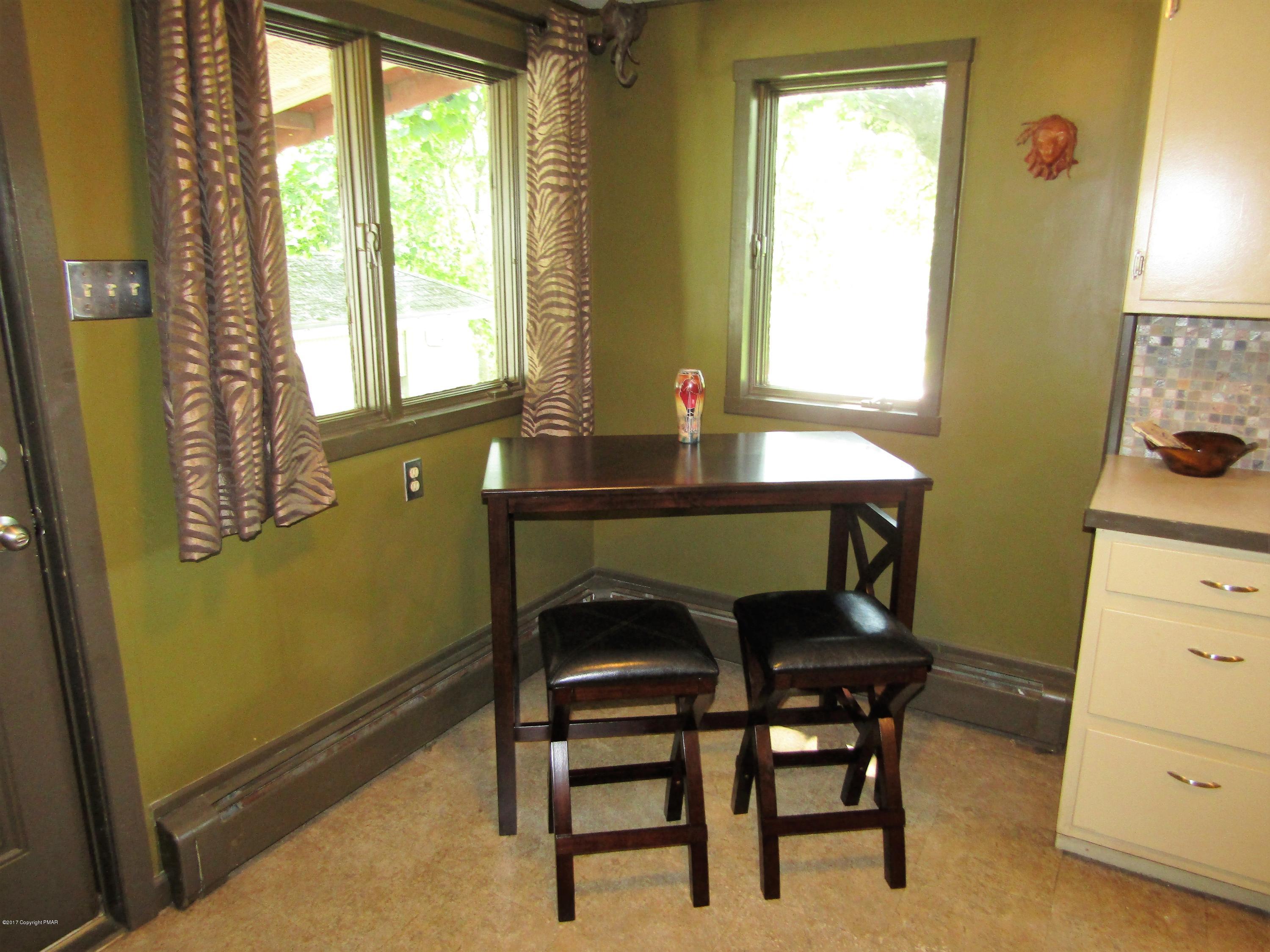 1231 Main Road Lehighton, PA 18235 - Photo 4 of 42 BREAKFAST NOOK