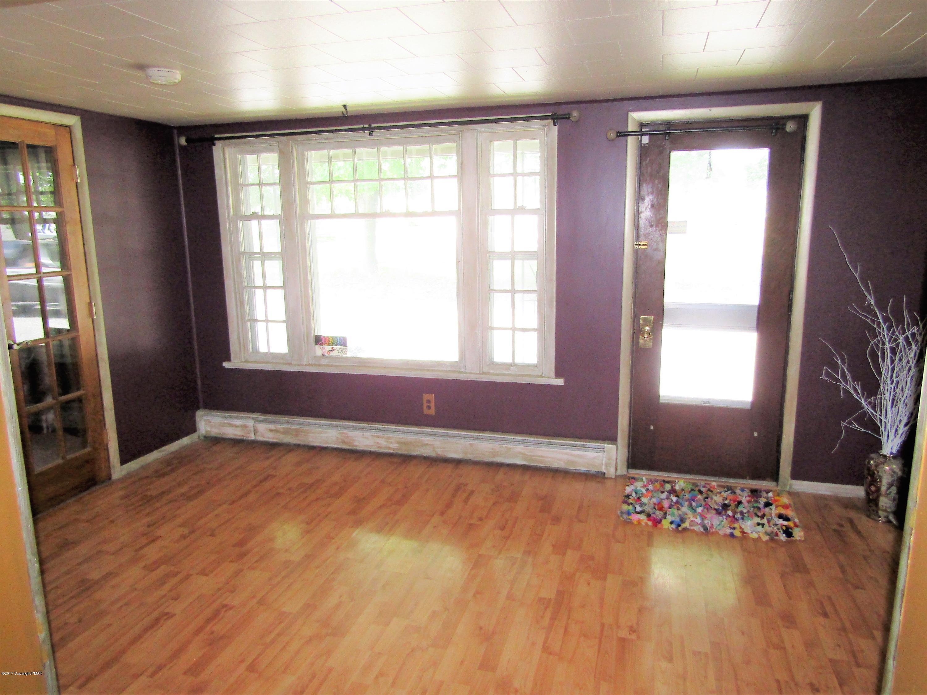 1231 Main Road Lehighton, PA 18235 - Photo 7 of 42 SUNNY DINING ROOM