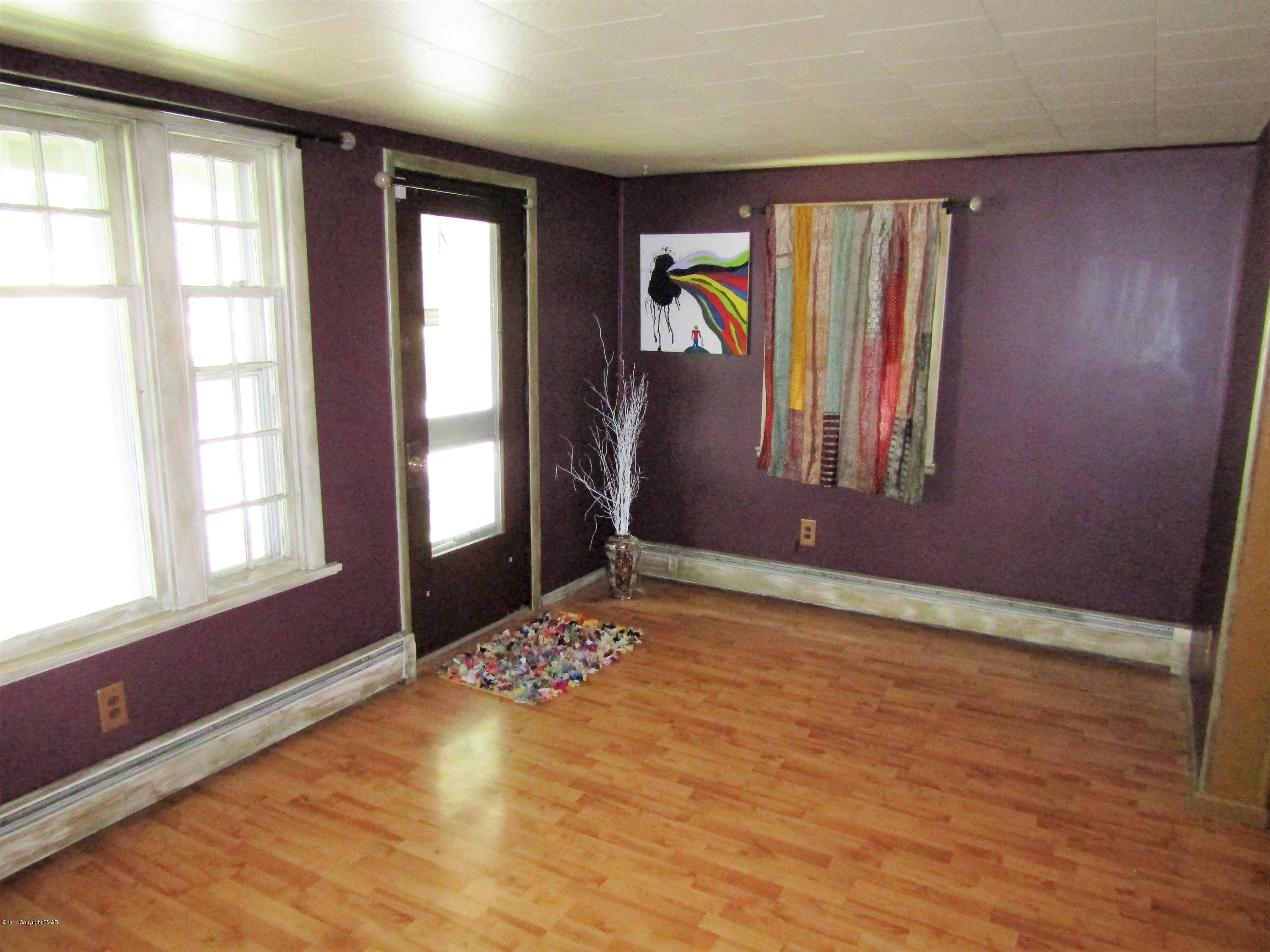 1231 Main Road Lehighton, PA 18235 - Photo 8 of 42 PERGO FLOORS IN DINING ROOM