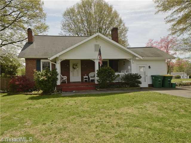 4879 New Walkertown Road Walkertown, NC 27051 - Photo 1 of 16 Exterior Front.
