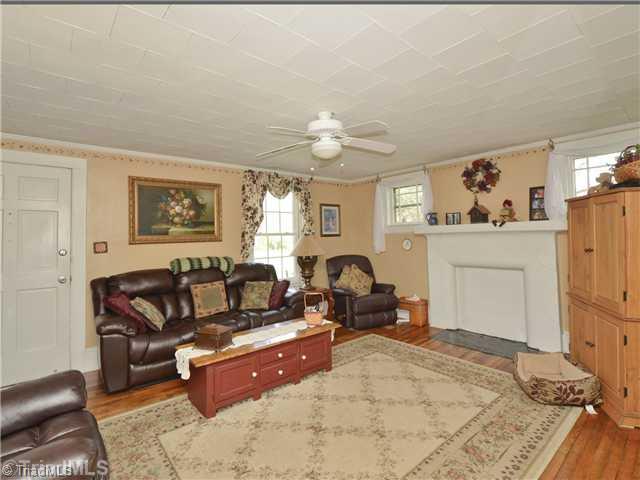 4879 New Walkertown Road Walkertown, NC 27051 - Photo 2 of 16 Living Room.