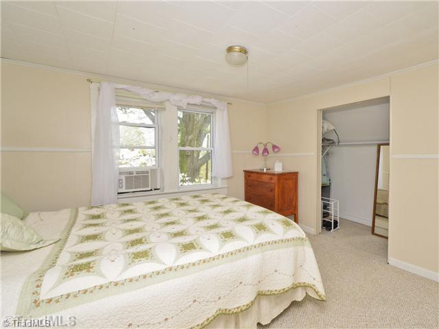 4879 New Walkertown Road Walkertown, NC 27051 - Photo 11 of 16 2nd Bedroom.