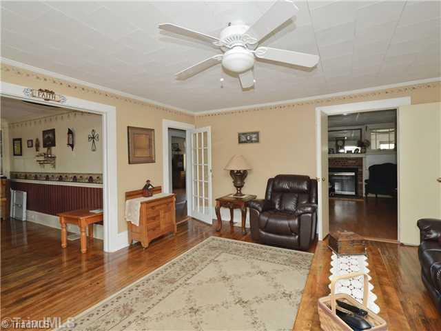 4879 New Walkertown Road Walkertown, NC 27051 - Photo 4 of 16 Living Room.