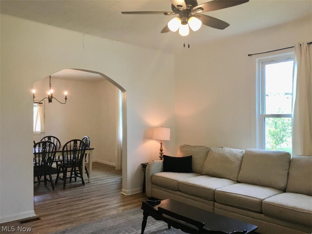 216 Henderson Street Barnesville, OH 43713 - Photo 3 of 27