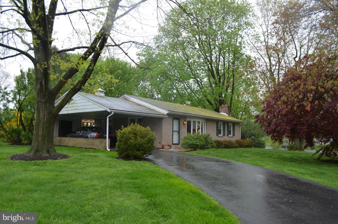 77 Quaker Hills Road Lancaster, PA 17603 - Photo 2 of 23 Gallery Image 2