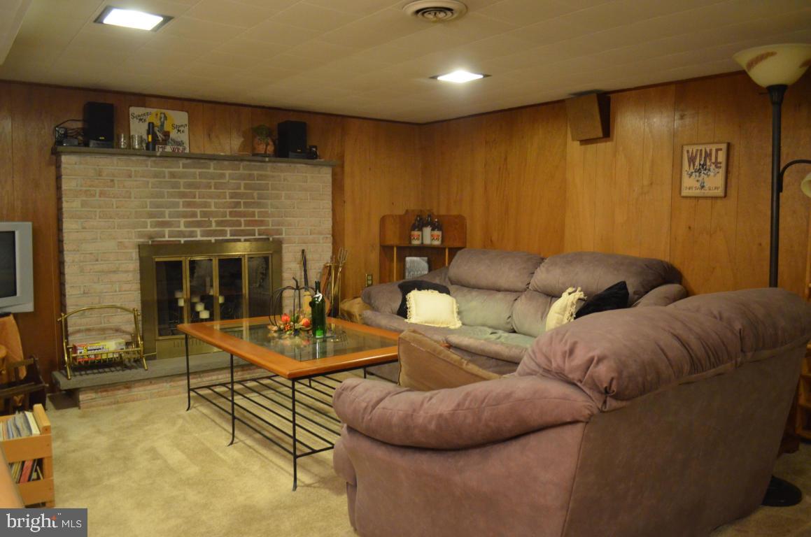 77 Quaker Hills Road Lancaster, PA 17603 - Photo 21 of 23 Gallery Image 21