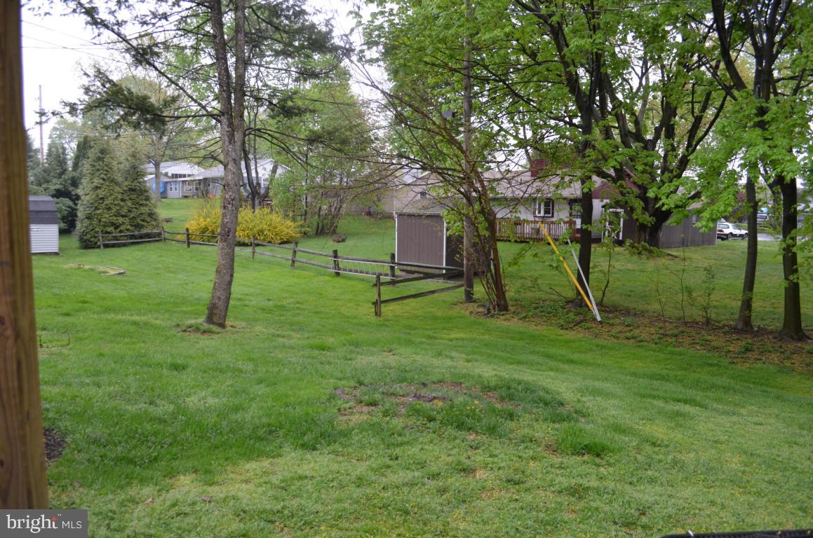 77 Quaker Hills Road Lancaster, PA 17603 - Photo 4 of 23 Gallery Image 4
