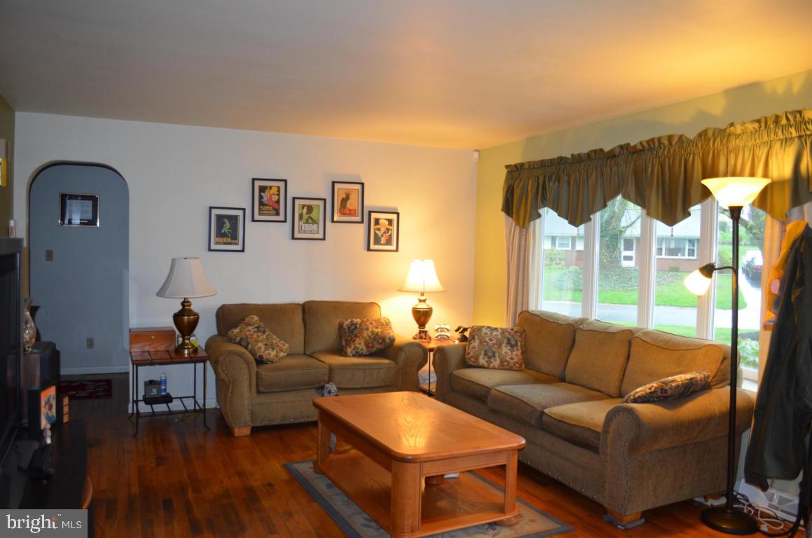 77 Quaker Hills Road Lancaster, PA 17603 - Photo 5 of 23 Gallery Image 5