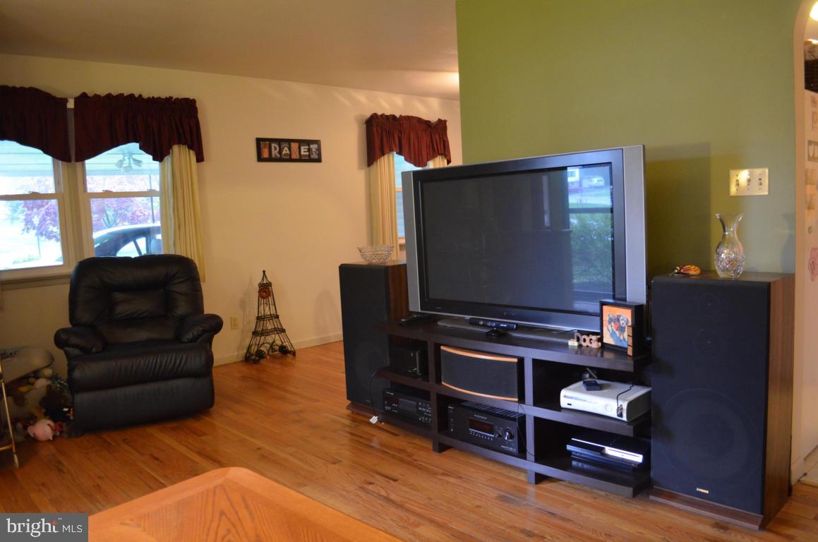 77 Quaker Hills Road Lancaster, PA 17603 - Photo 6 of 23 Gallery Image 6