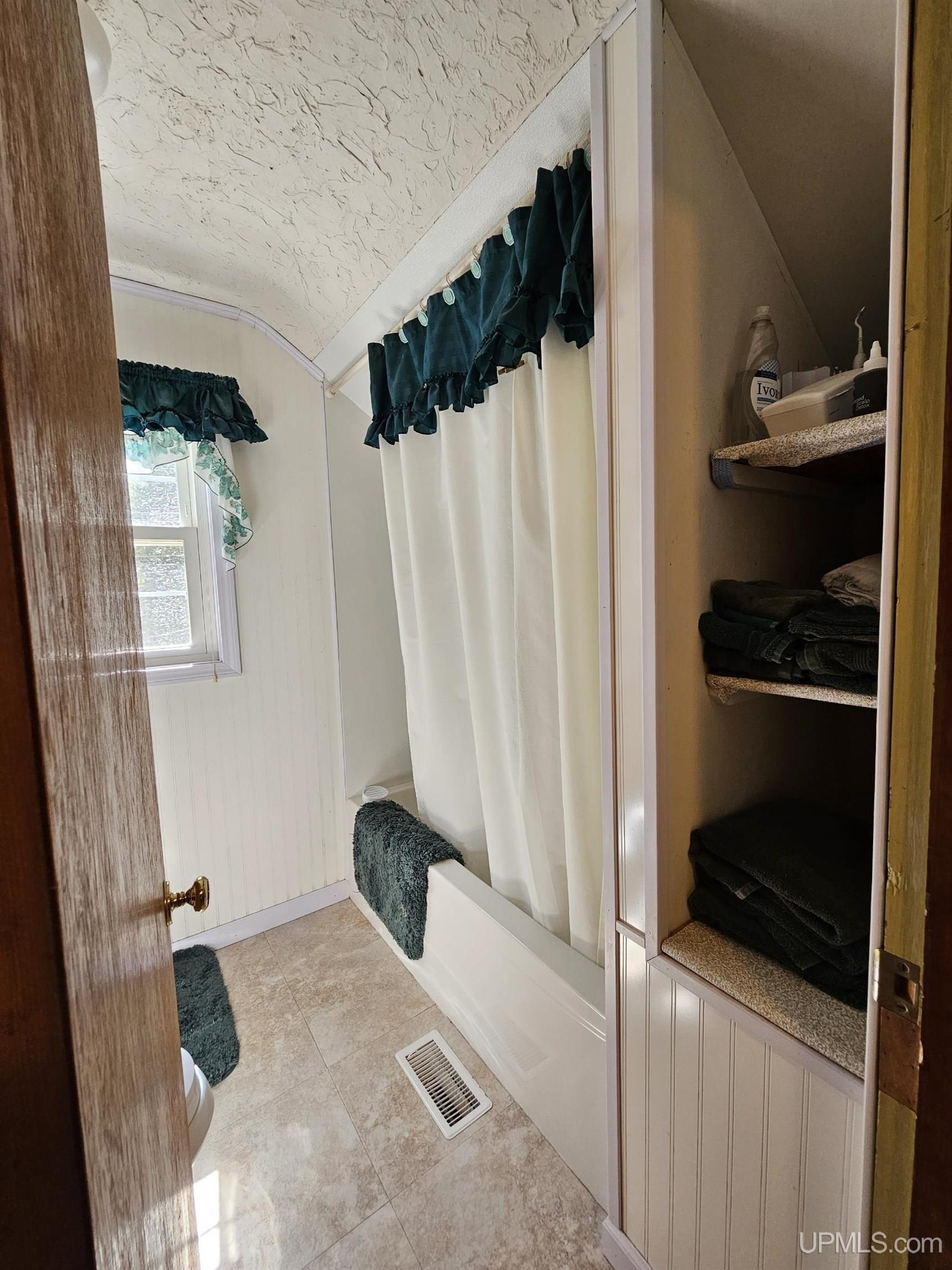 709 Plymouth Road Wakefield, MI 49968 - Photo 17 of 28 Gallery Image 17