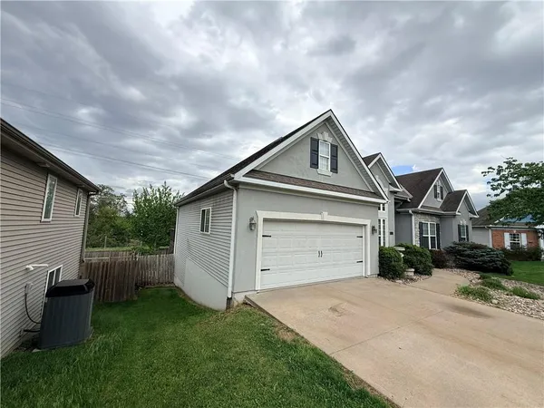 $350,000 | 2611 Andrew Court, St. Joseph, MO 64503