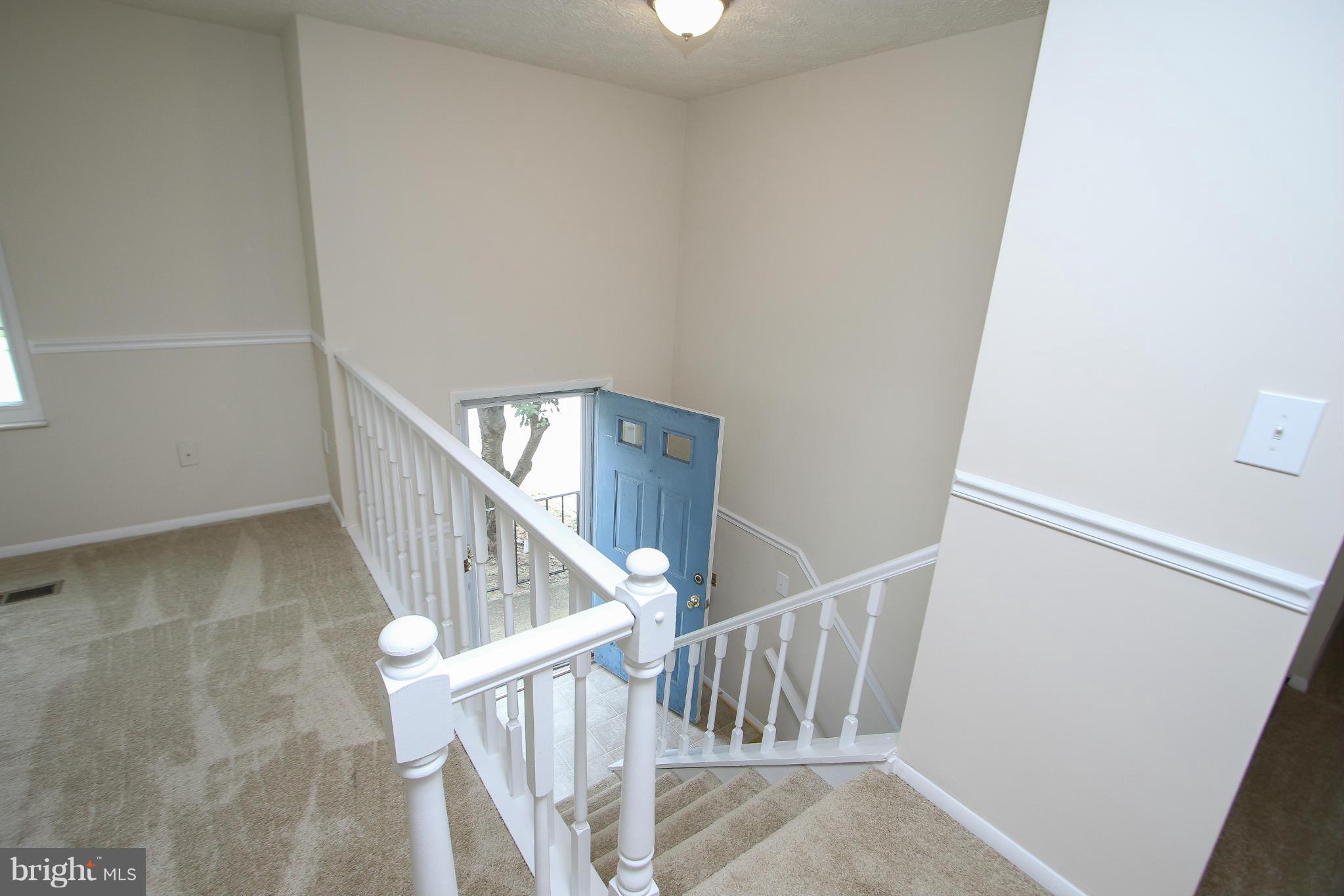8454 Rippled Creek Court Springfield, VA 22153 - Photo 11 of 25 Living Room