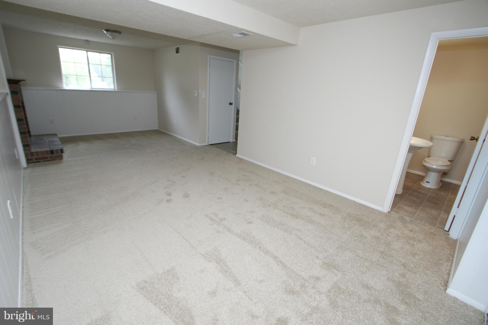 8454 Rippled Creek Court Springfield, VA 22153 - Photo 12 of 25 Family Room