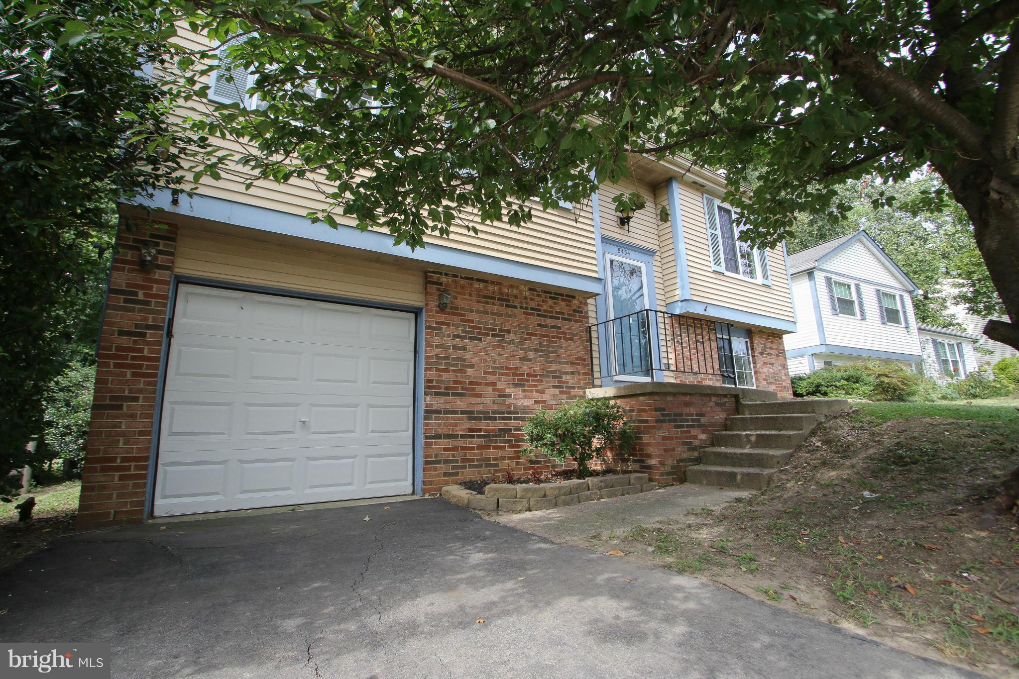 8454 Rippled Creek Court Springfield, VA 22153 - Photo 25 of 25 Exterior (Front)