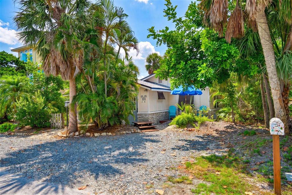 660 Linley Street Longboat Key, FL 34228 - Photo 4 of 64