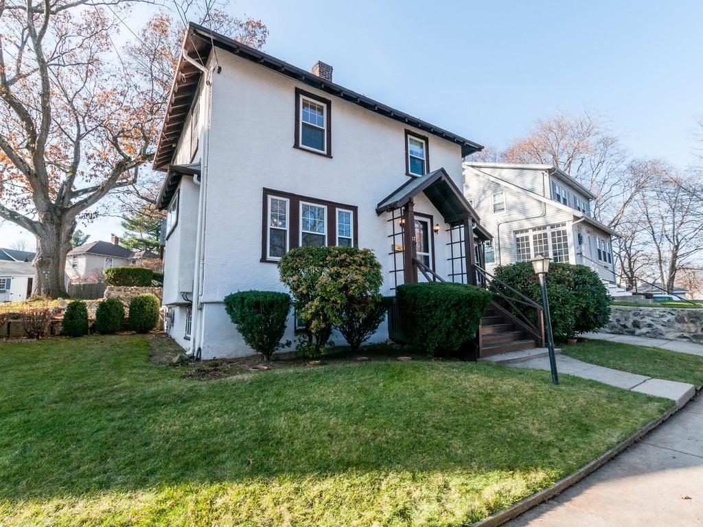 17 High Haith Road Arlington, MA 02476 - Photo 1 of 21 Gallery Image 1