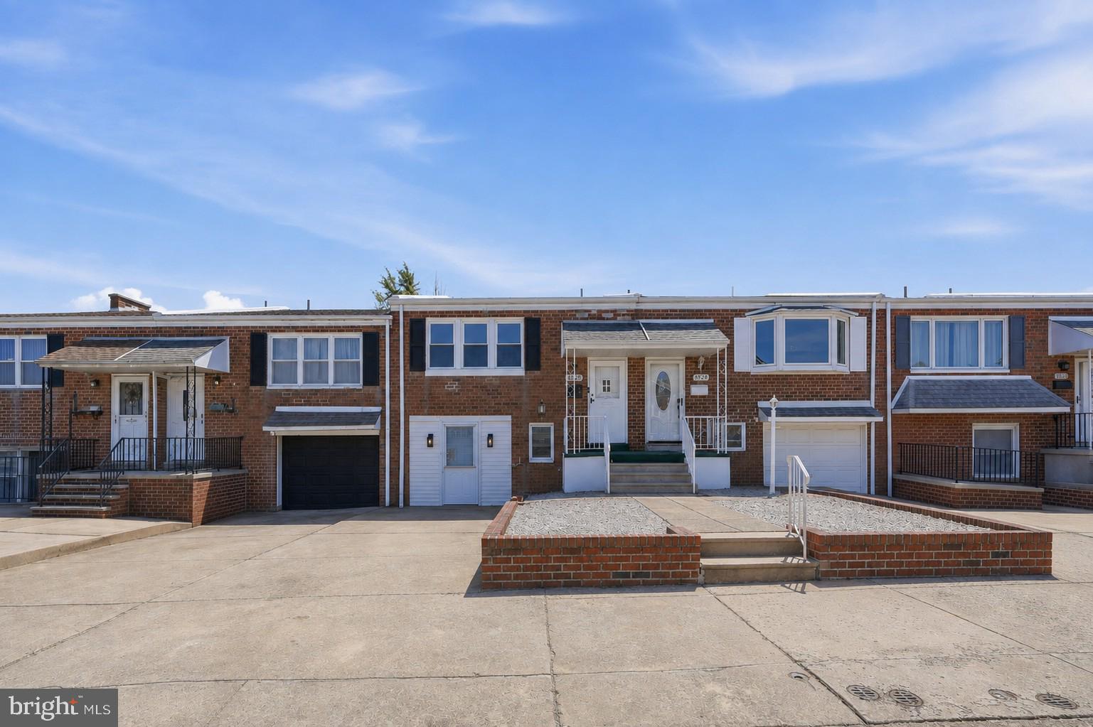 3530 Oakhill Road Philadelphia, PA 19154 - Photo 1 of 59 Gallery Image 1