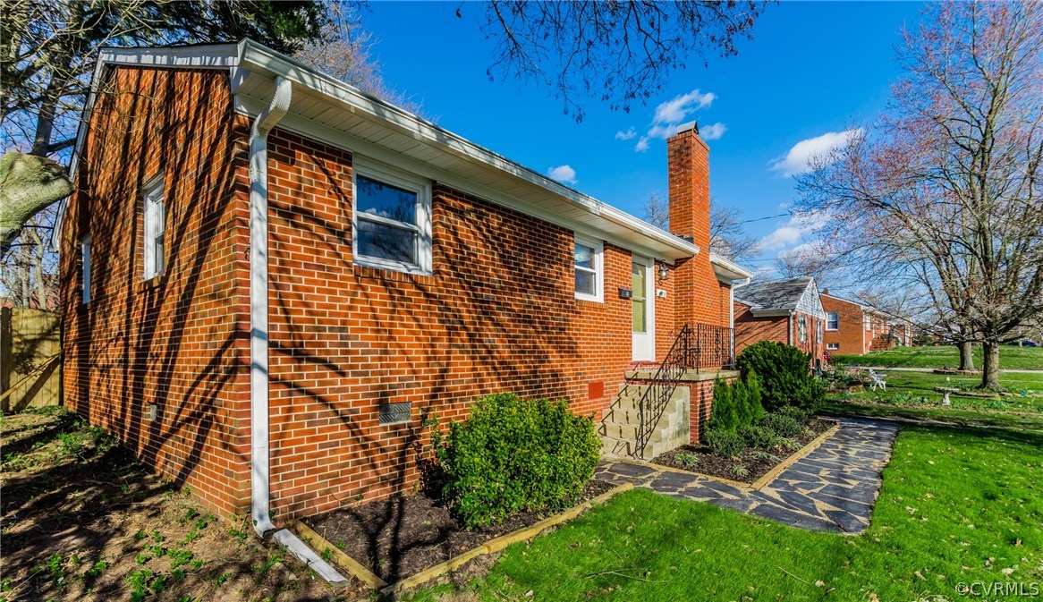 610 Fairlie Road Colonial Heights, VA 23834 - Photo 4 of 50 Gallery Image 4