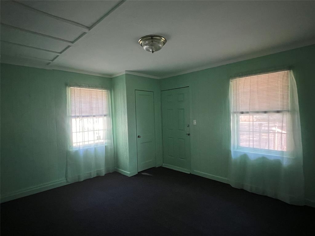 3529 Palm Road Shreveport, LA 71109 - Photo 2 of 18 Living Room With Crown Molding