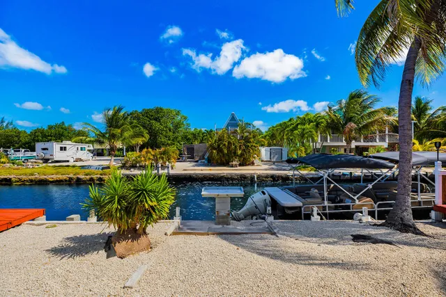 $899,000 | 31034 Hollerich Drive, Big Pine Key, FL 33043