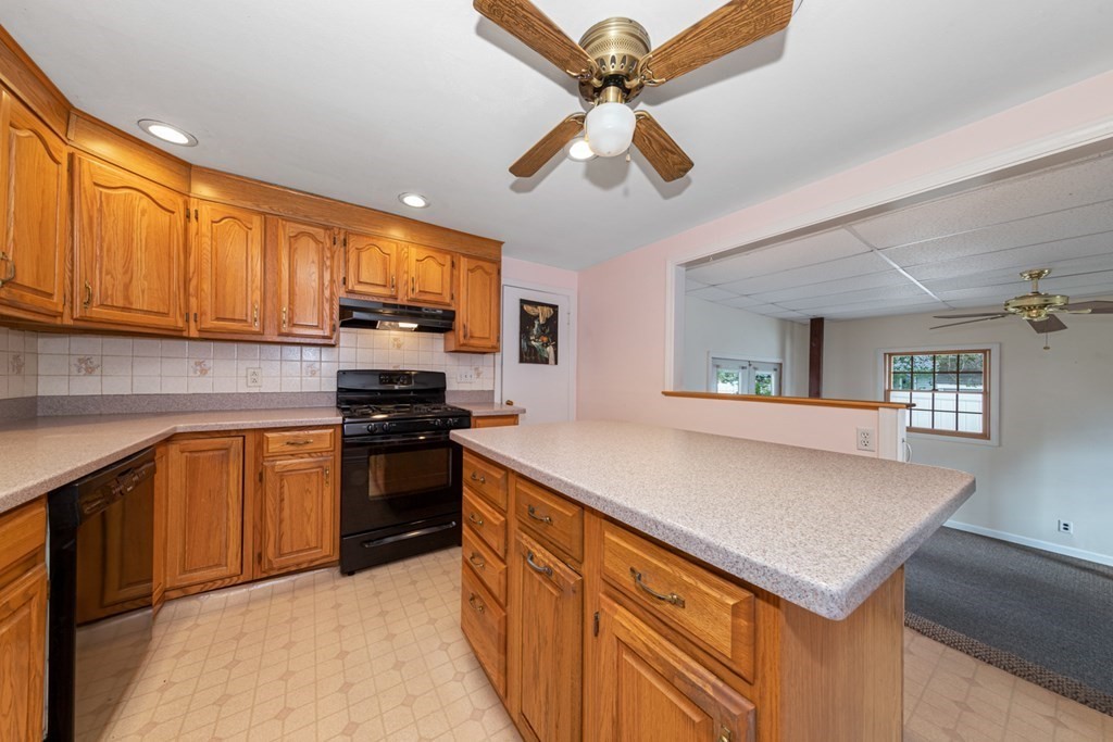 181 Bedford Road Woburn, MA 01801 - Photo 14 of 35