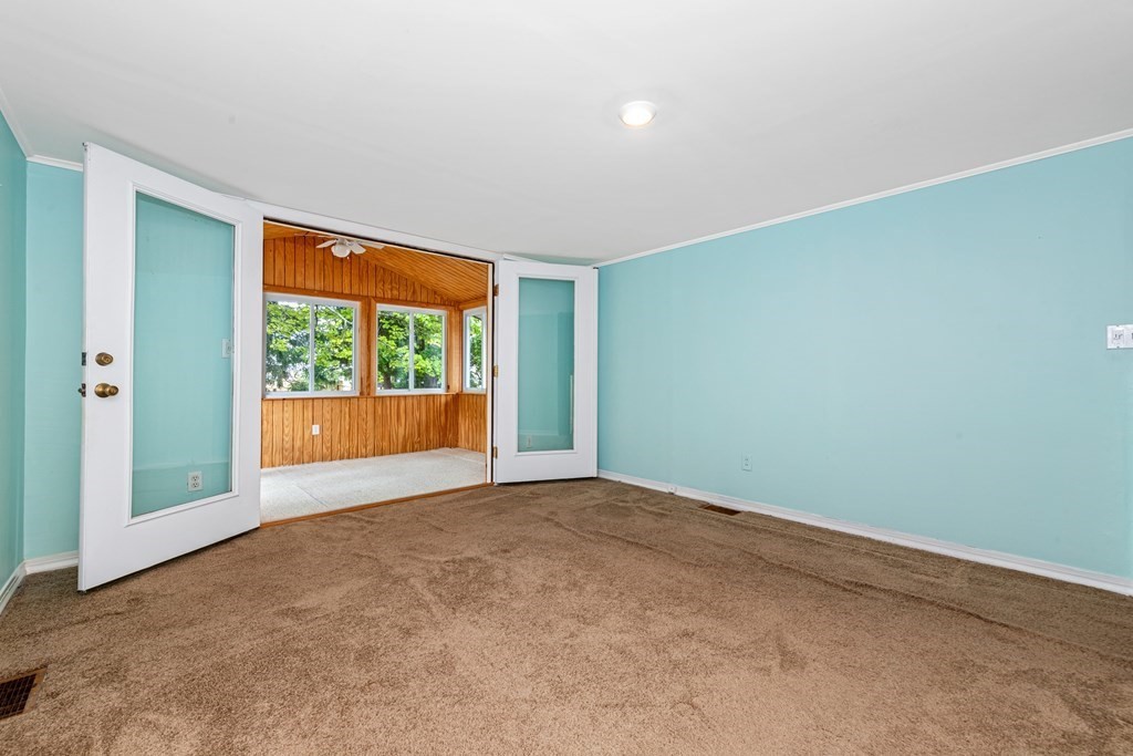 181 Bedford Road Woburn, MA 01801 - Photo 25 of 35