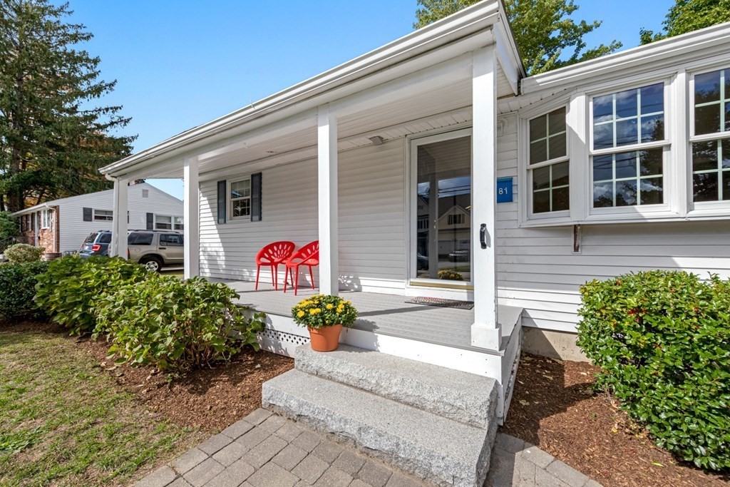 181 Bedford Road Woburn, MA 01801 - Photo 4 of 35