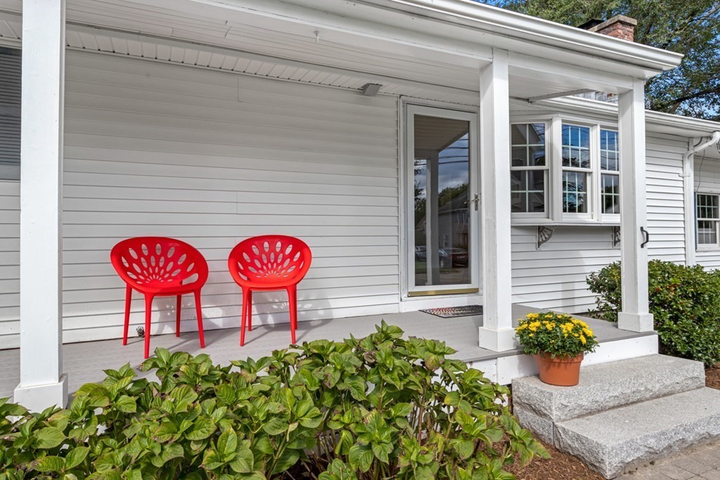 181 Bedford Road Woburn, MA 01801 - Photo 5 of 35