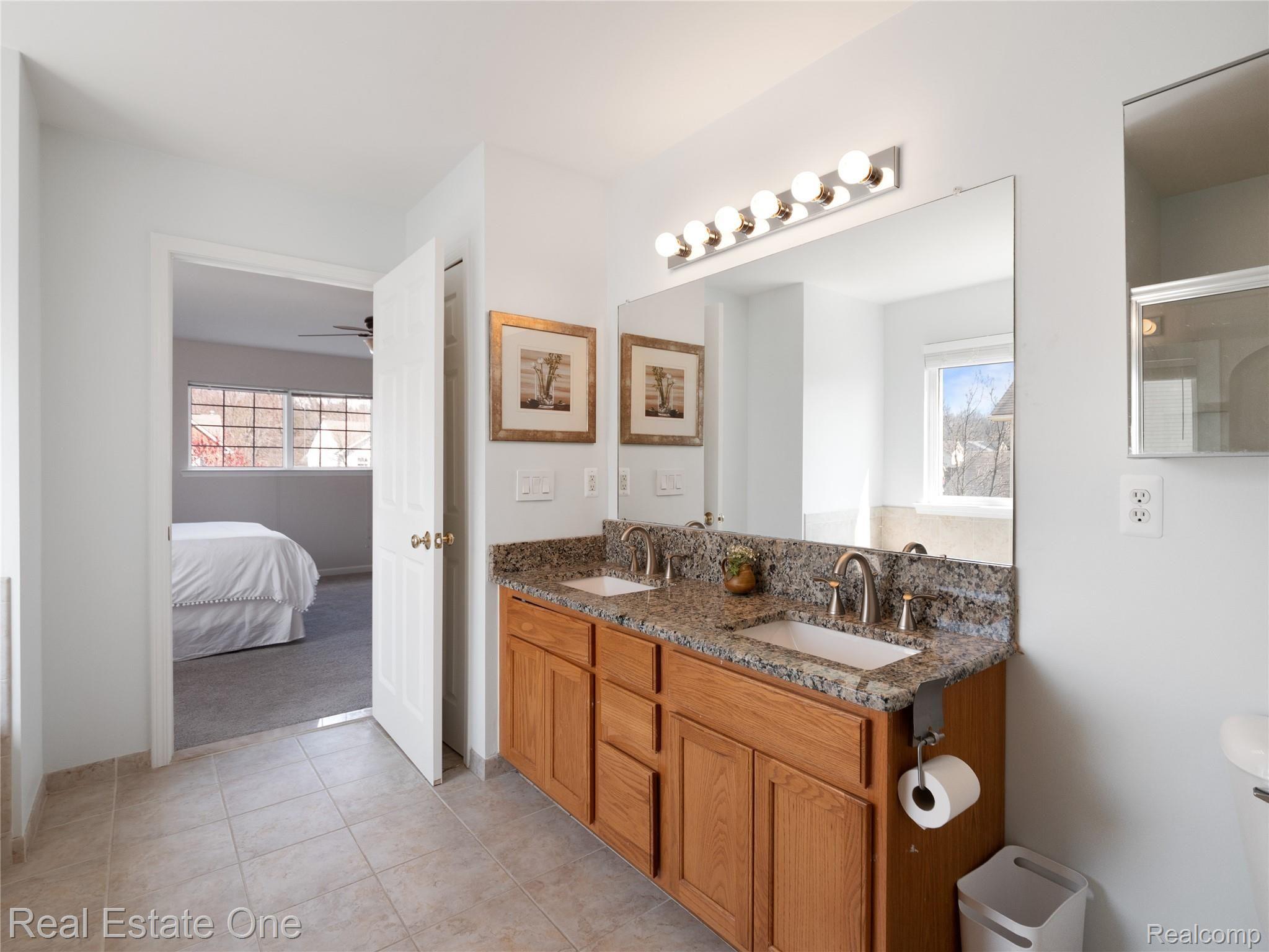 3597 Everett Drive Rochester, MI 48307 - Photo 35 of 57 Master Bath with Dual Sinks & Granite Countertops.jpg