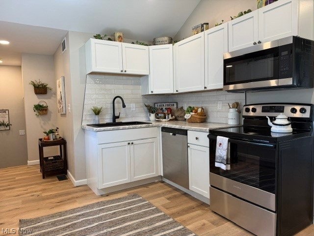 38849 Adkins Road Willoughby, OH 44094 - Photo 9 of 27 Kitchen