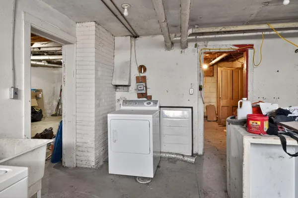 $105,000 | 409 South Park Street, Fairmont, MN 56031