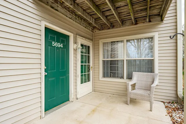 $170,000 | 5694 Oak Village Drive, Roscoe, IL 61073