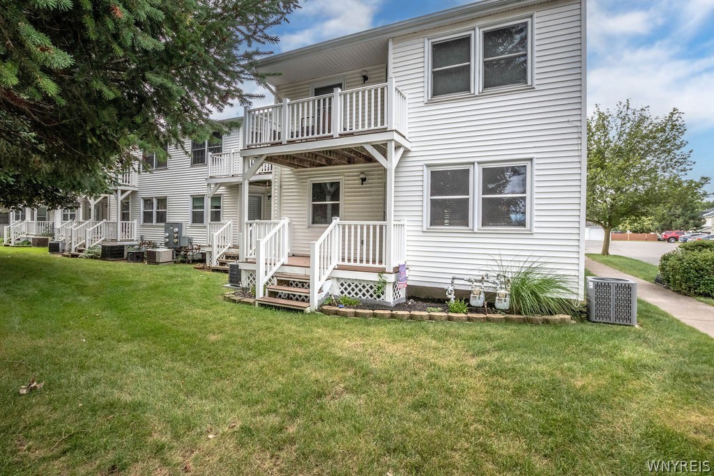 4755 Chestnut Ridge Road, Unit 9 Amherst, NY 14228 - Photo 10 of 46 End unit for privacy