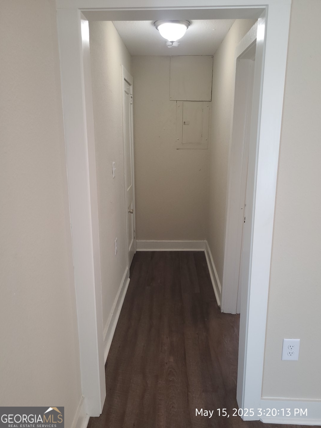 10 Hester Drive Dublin, GA 31021 - Photo 1 of 4 a view of a hallway