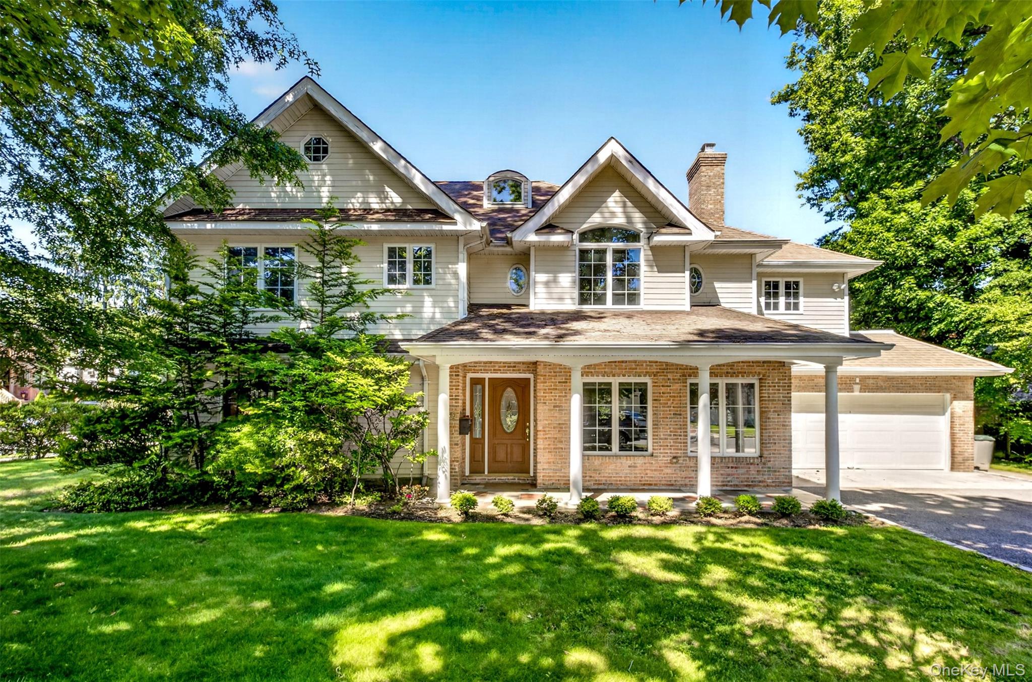 60 Plymouth Road Great Neck, NY 11023 - Photo 1 of 29