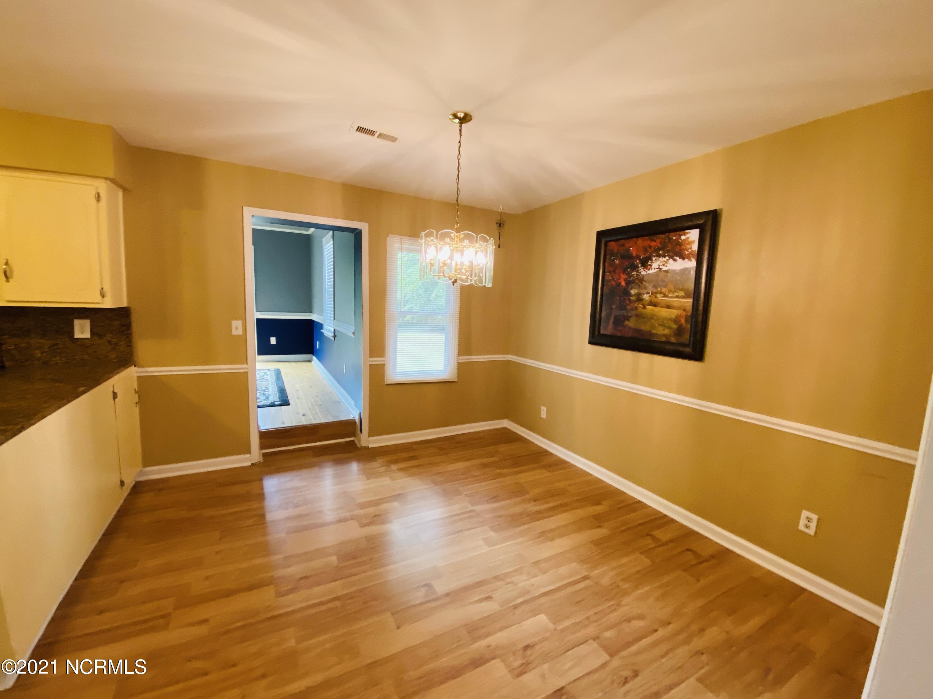 2318 Springhill Road Greenville, NC 27858 - Photo 5 of 27 IMG_2720