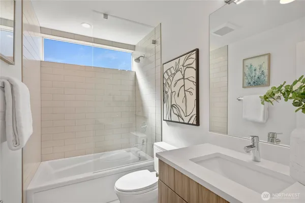 $1,050,000 | 1431 22nd Avenue, Seattle, WA 98122