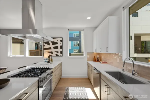 $1,050,000 | 1431 22nd Avenue, Seattle, WA 98122