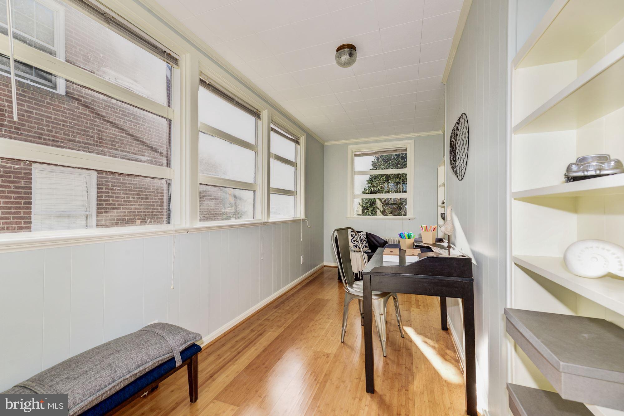 1705 Russell Road Alexandria, VA 22301 - Photo 8 of 39 Bonus Sun Room