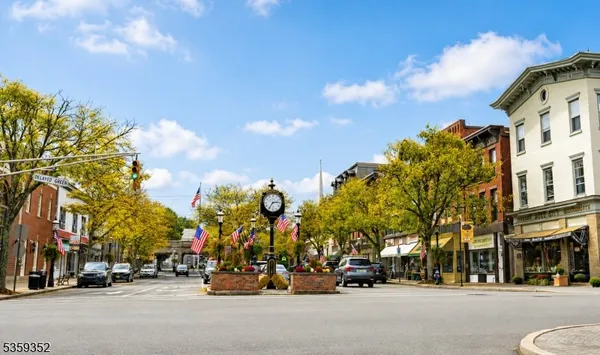 $4,400 | 25 Ridgedale Avenue, Unit 19, Madison, NJ 07940
