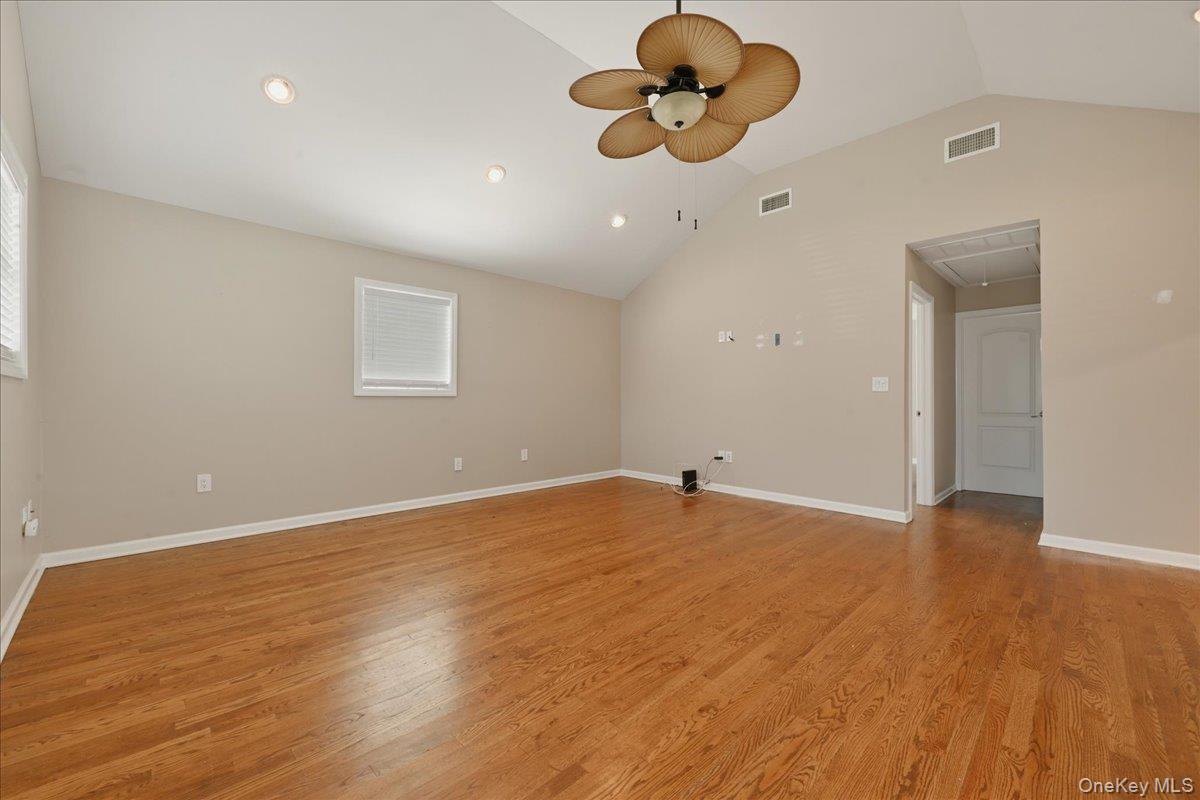 12 Annuskemunnica Road Babylon, NY 11702 - Photo 11 of 25