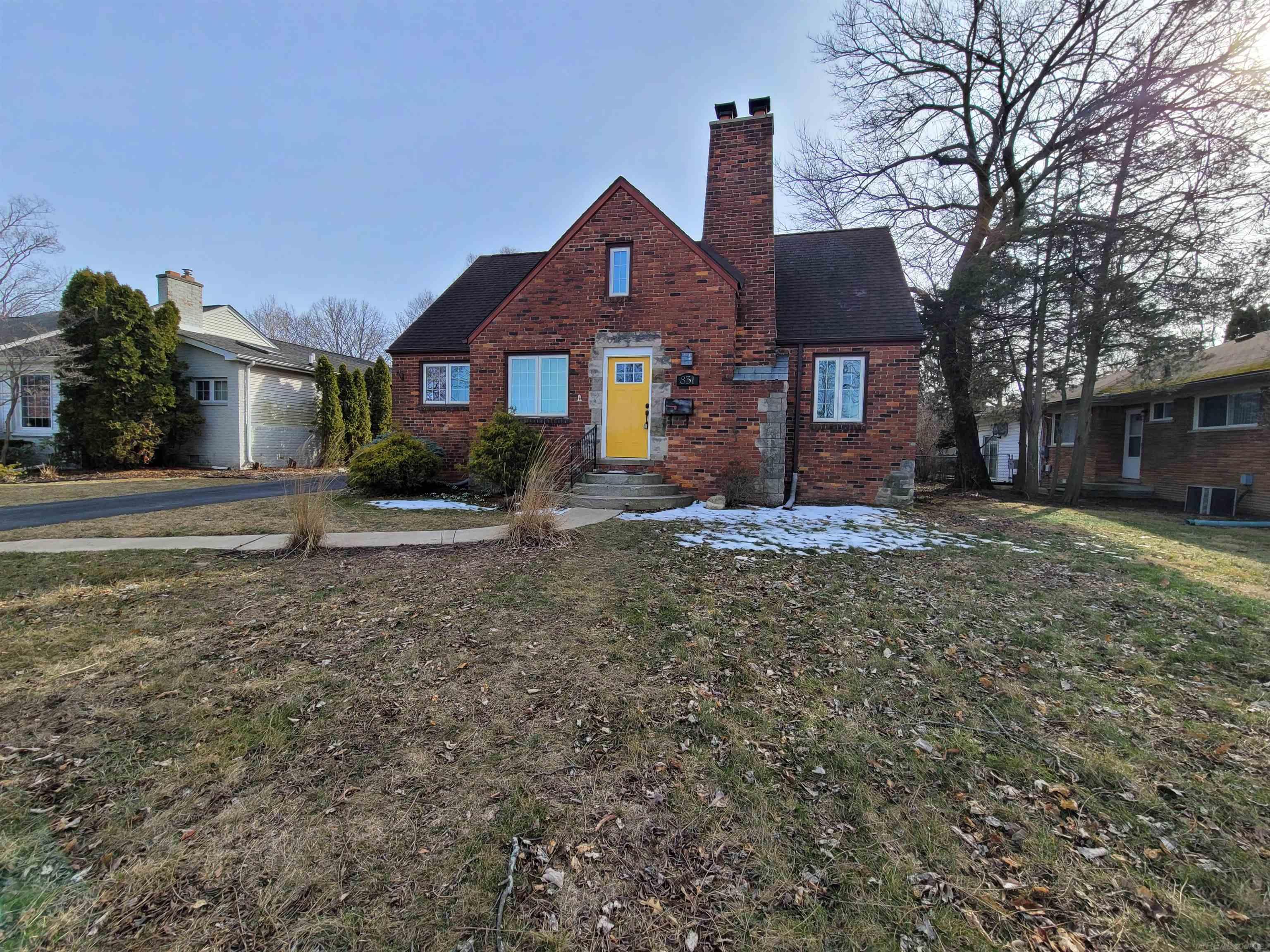 831 Roslyn Road Grosse Pointe, MI 48236 - Photo 2 of 46
