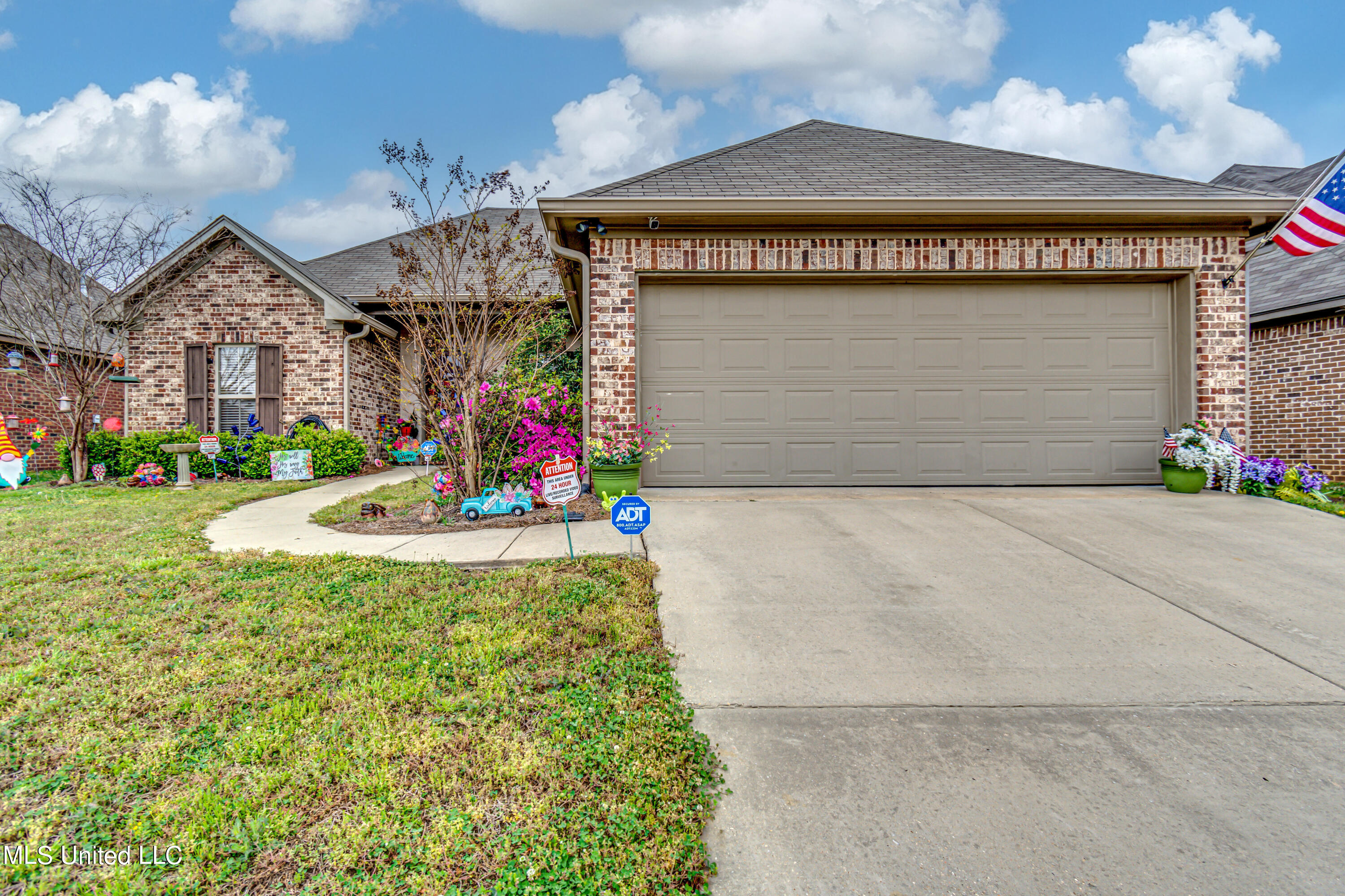 313 Ridge Pointe Drive Brandon, MS 39042 - Photo 6 of 14 313 Ridge Pointe Dr-54