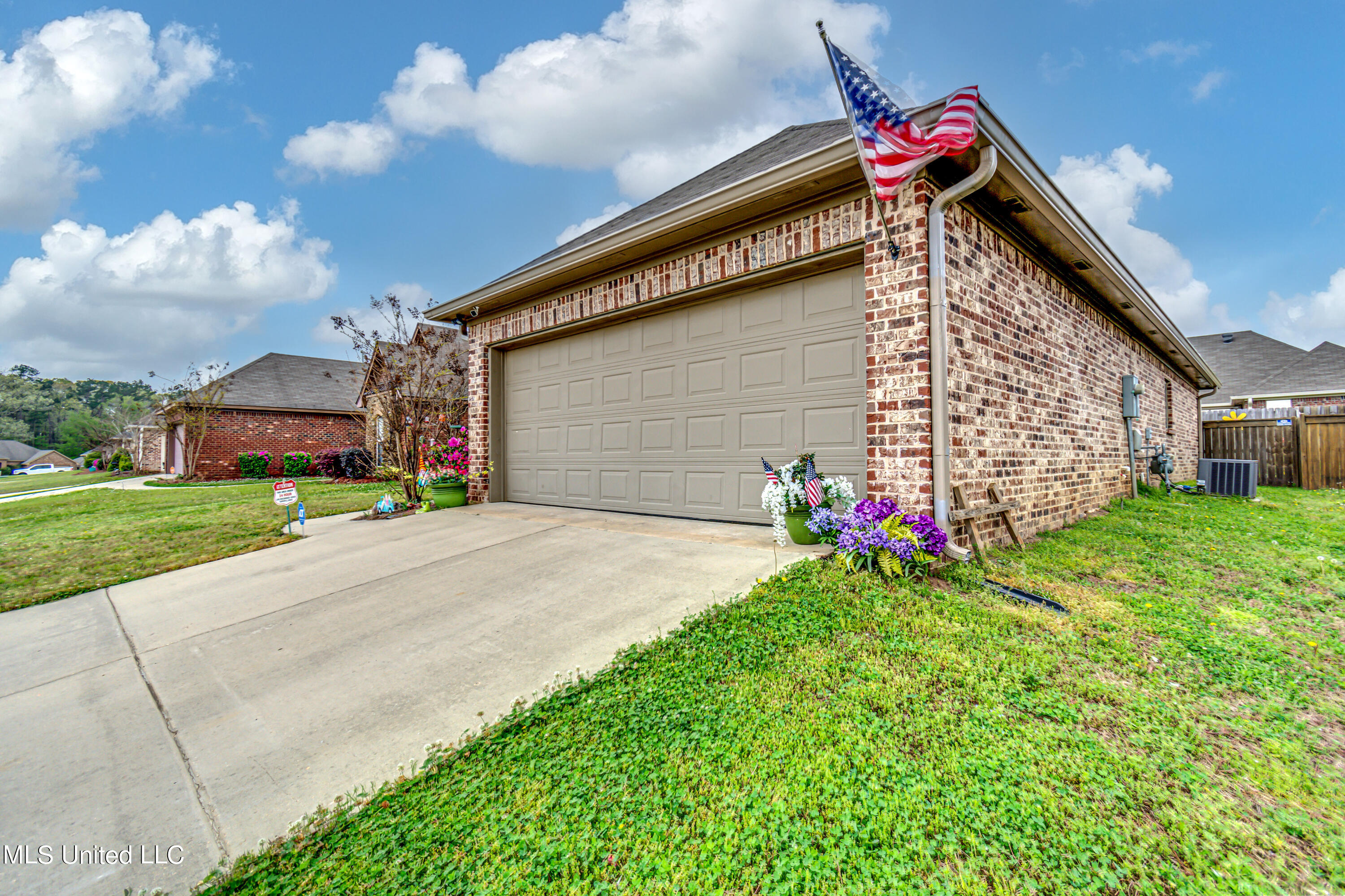 313 Ridge Pointe Drive Brandon, MS 39042 - Photo 8 of 14 313 Ridge Pointe Dr-56