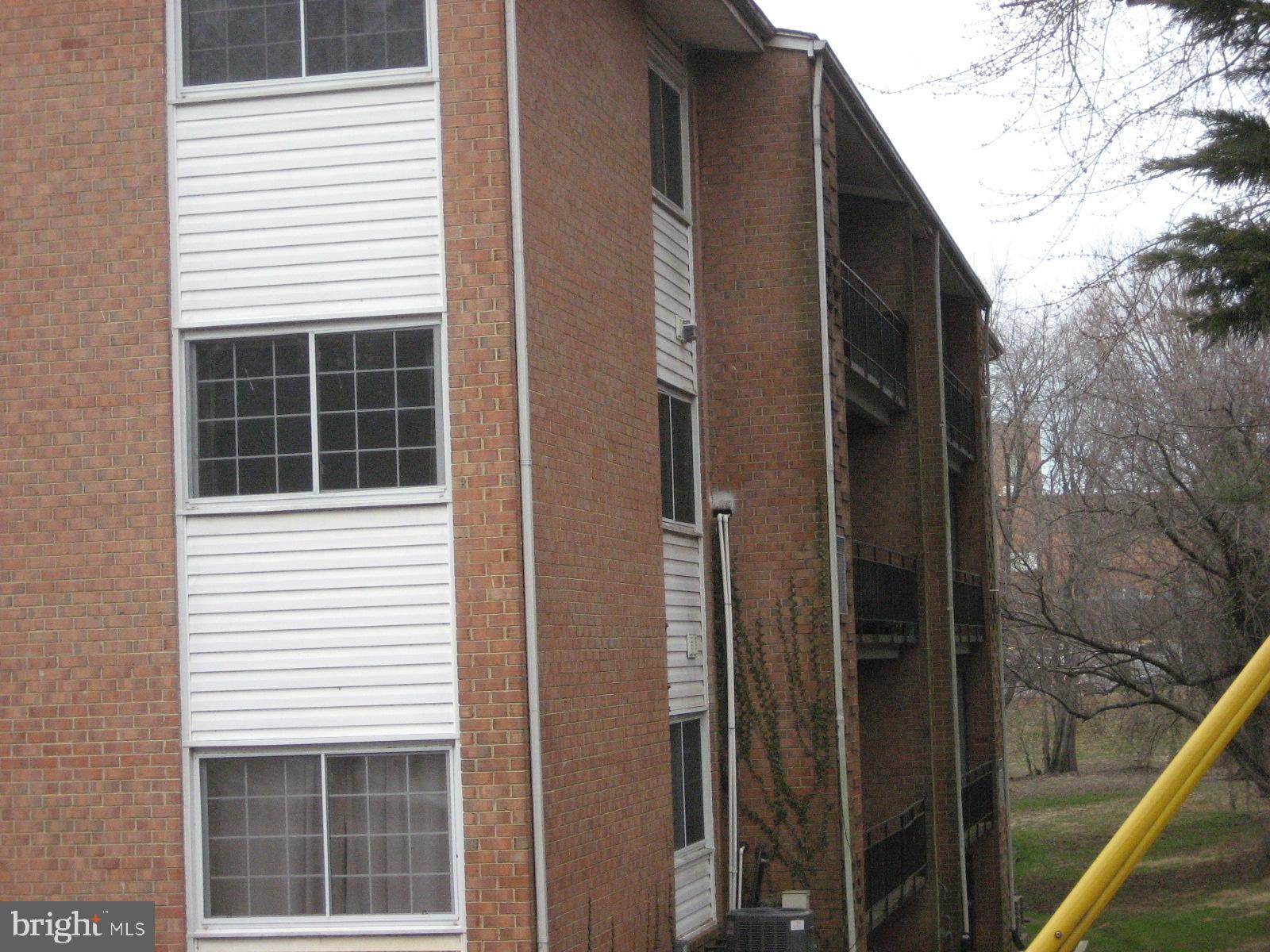 635 Waterloo Road, Unit 223 Warrenton, VA 20186 - Photo 5 of 6 Unit 223 is middle unit-2nd flr-rear